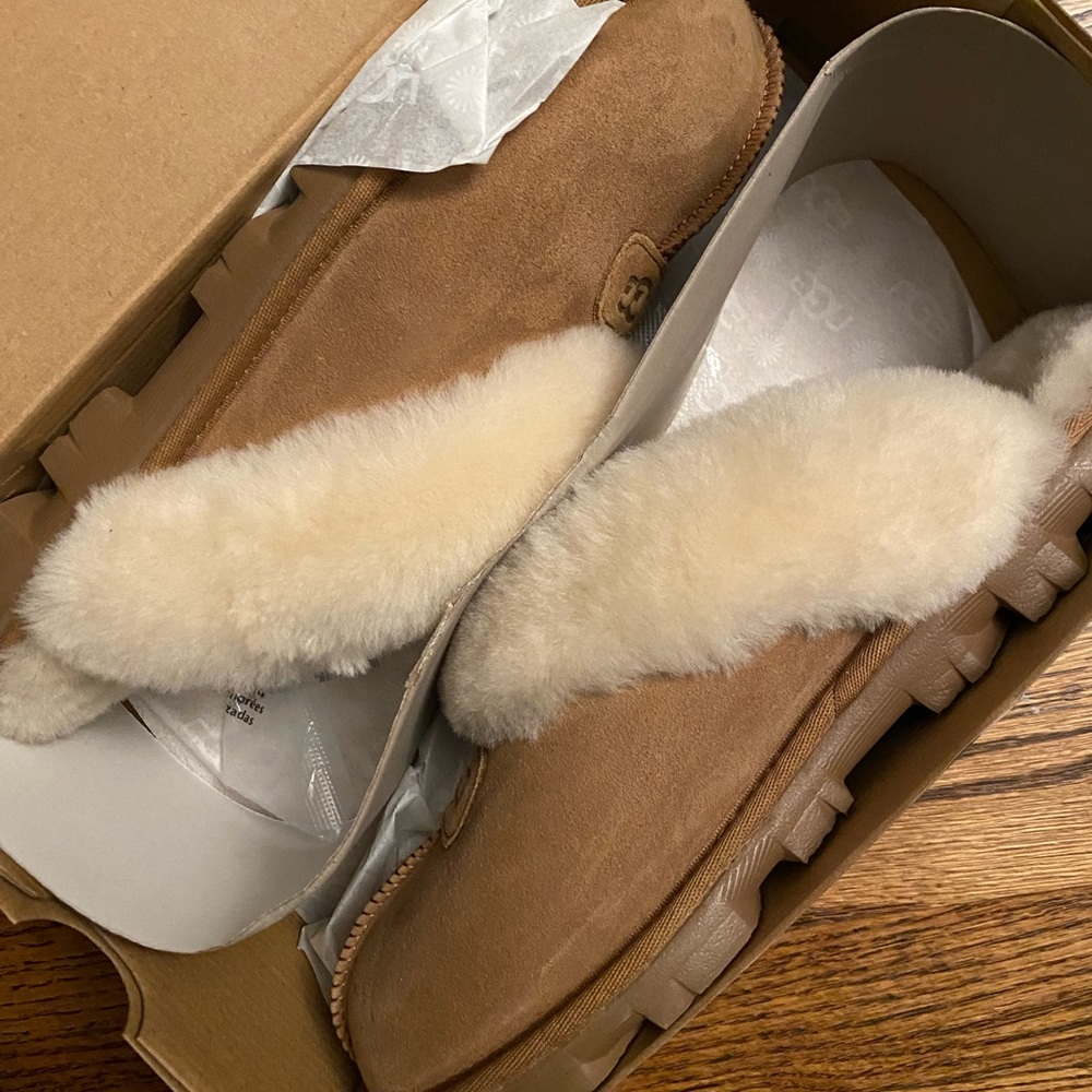 COPY - UGG Coquette Slipper size 9